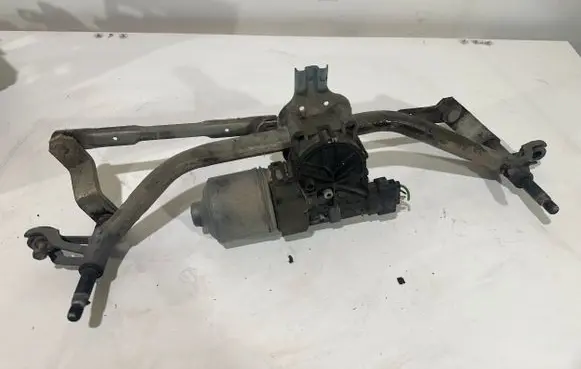 Peugeot 207 Front wiper linkage and motor 0390241540