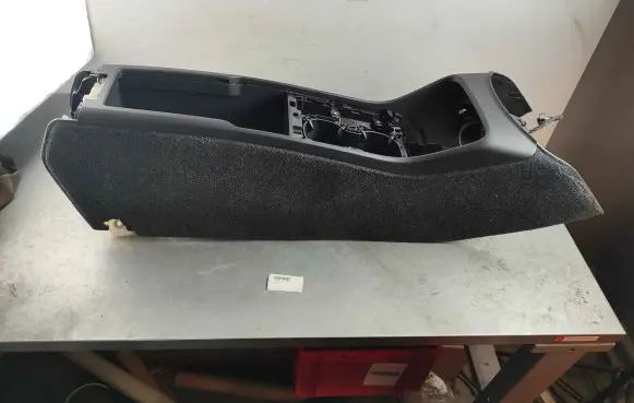 Volvo XC40 Center console 31469006