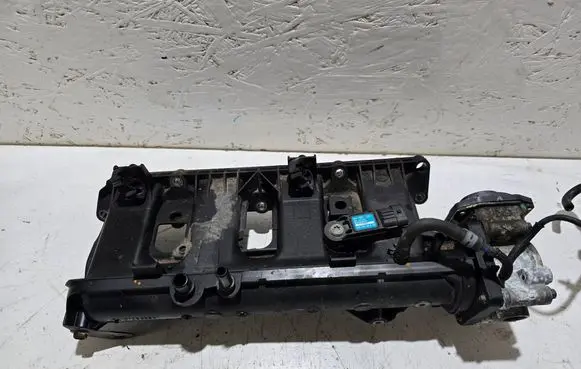 Nissan Qashqai Intake manifold 140030983r 161206038r