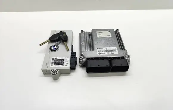 BMW 5 E60 E61 Engine ECU kit and lock set 7794218 0281011224 18550250