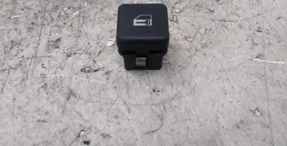 BMW 5 E39 Central locking switch button 8360828