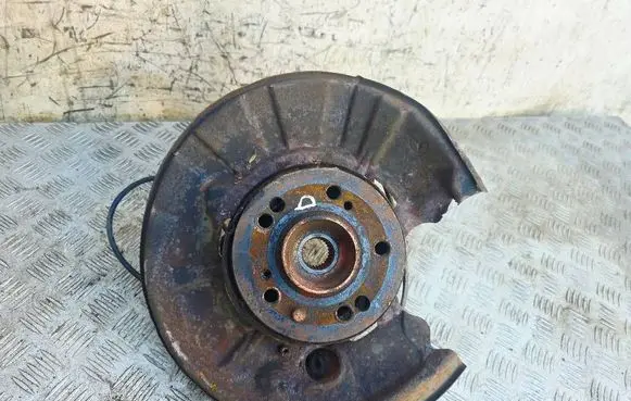 Mercedes-Benz CL C140 Rear wheel hub 