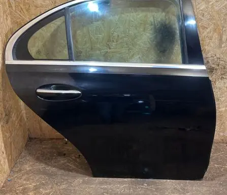Mercedes-Benz C W206 Rear door D484
