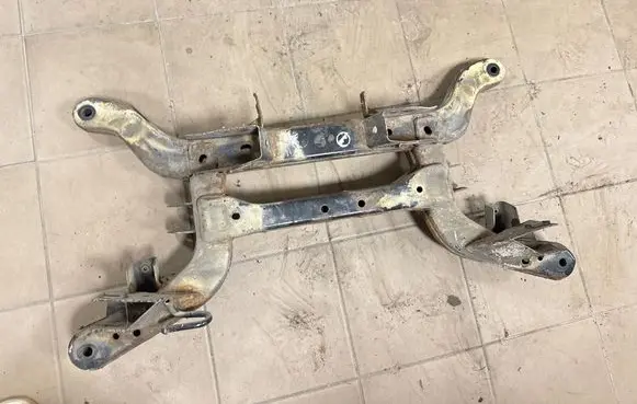 Opel Insignia A Rear subframe 
