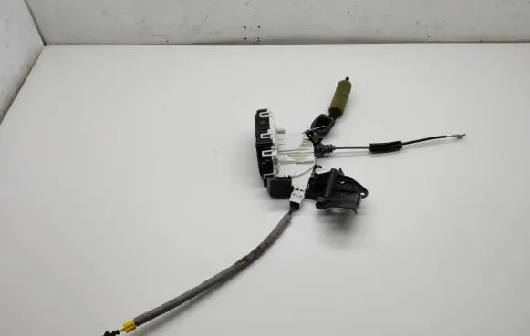 Mercedes-Benz GLK (X204) Front door lock A0997200435 ZGS0701