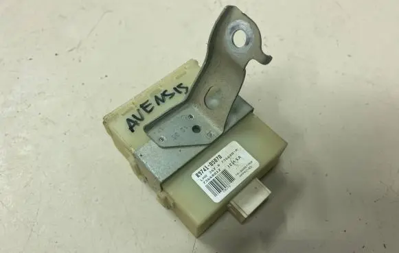 Toyota Avensis T250 Door control unit/module 8974105070 73668012 736680A