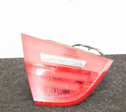 Tailgate rear/tail lights