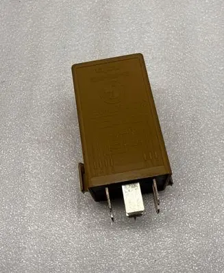 BMW 6 E63 E64 Window control relay 61368384505 23410300X15