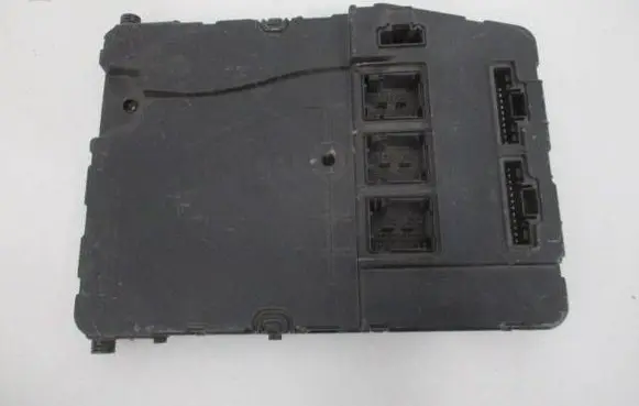 Renault Megane II Central body control module 8200606825