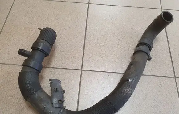 Opel Vivaro Engine coolant pipe/hose