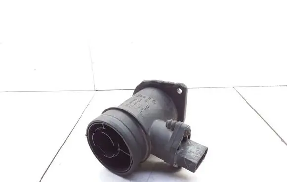 Volkswagen PASSAT B5 Mass air flow meter 038906461 0281002463