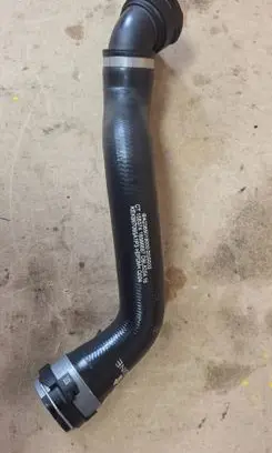 Mercedes-Benz GLC C253 Engine coolant pipe/hose A2385019000