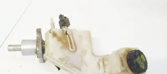 Brake fluid reservoir
