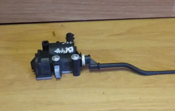 BMW 1 E82 E88 Central locking motor 6711698587903