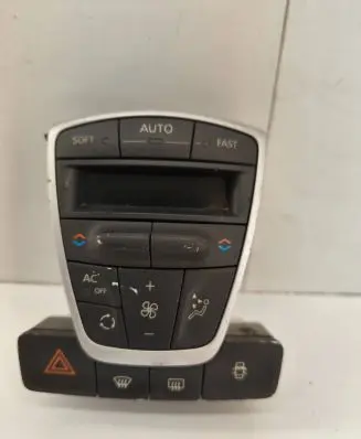 Renault Laguna III Climate control unit 275100002R 82T14841 A02000A8400001