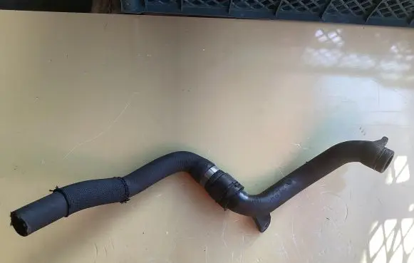 BMW 5 E60 E61 Engine coolant pipe/hose 7800583 10808612