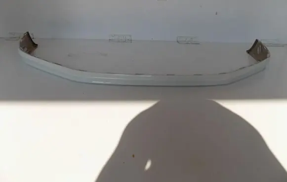 Front bumper lip