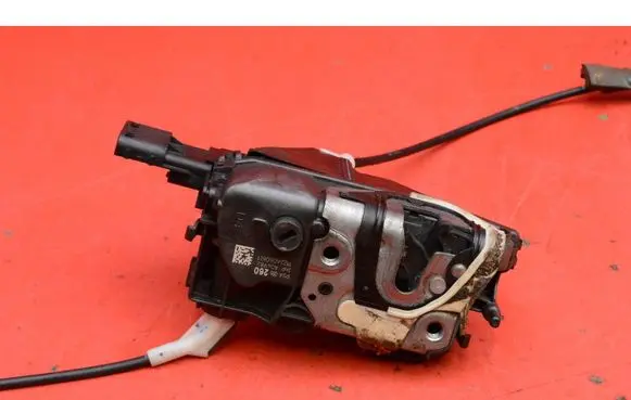 Peugeot 508 RXH Front door lock 