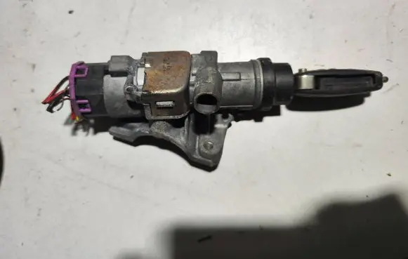 Volkswagen Sharan Ignition lock 4B0905851M