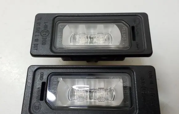 Audi A5 8T 8F Number plate light 4G0943021
