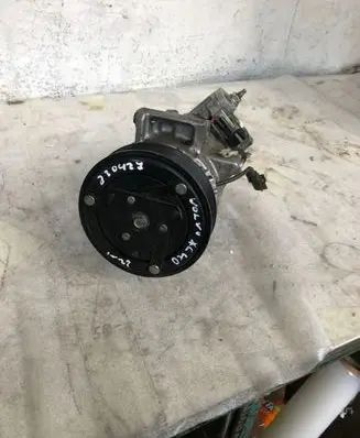 Volvo XC40 Air conditioning (A/C) compressor (pump) 36010449