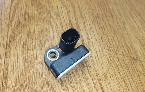 Porsche Macan (95B) Air suspension front height level sensor 95B907508A