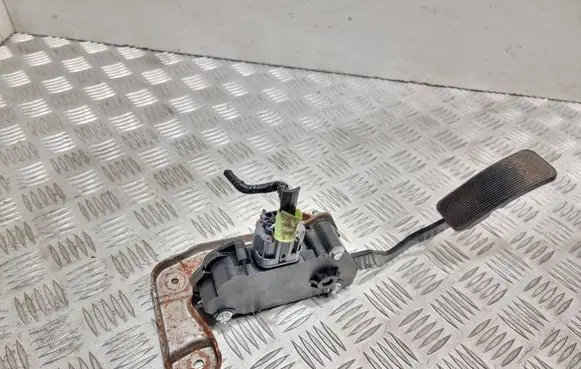 Ford Explorer Accelerator throttle pedal 4l249f836bg