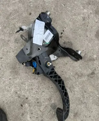 Renault Scenic III - Grand scenic III Clutch pedal 465030038R