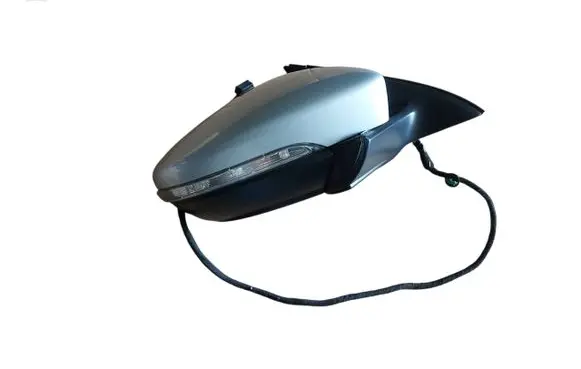 Volkswagen Jetta VI Front door electric wing mirror 5C6