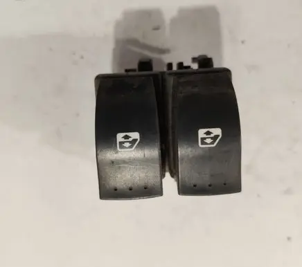 Renault Espace - Grand espace IV Electric window control switch 015085B