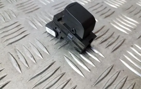 Suzuki Grand Vitara II Electric window control switch