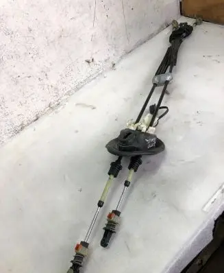 Peugeot 2008 II Gear shift cable linkage A0005a101
