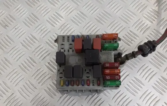 Alfa Romeo 147 Fuse box set 46558759