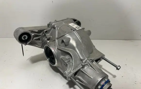 BMW X7 G07 Rear differential 8849917