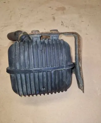 Audi A4 S4 B7 8E 8H Vacuum air tank 8E0129955