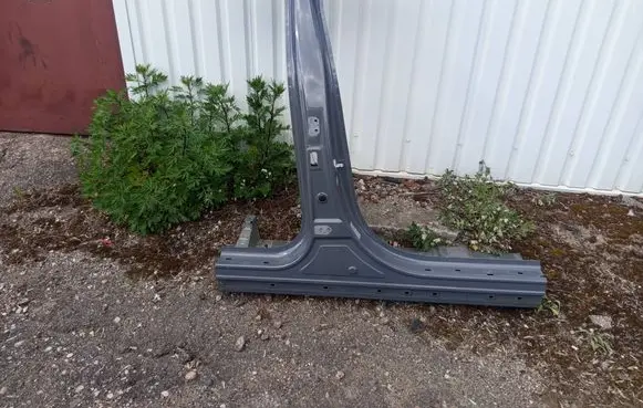 Hyundai Ioniq 5 Front sill (body part) 