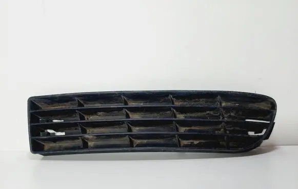 Audi A6 S6 C4 4A Front bumper lower grill 4A0807345J