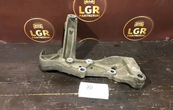 Volkswagen Golf V Front lower control arm/wishbone 1K0199296E