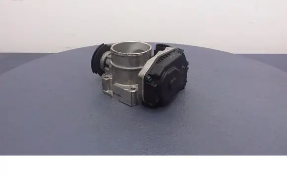 Audi A4 S4 B5 8D Throttle body valve TB0047