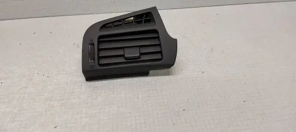 Toyota Verso Dashboard side air vent grill/cover trim 556600F020 20033