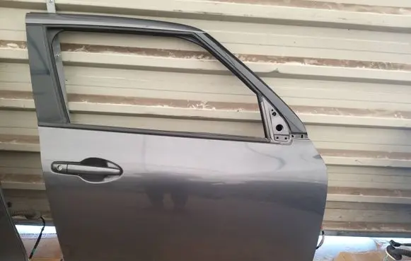 Suzuki Swift III Front door ZMW