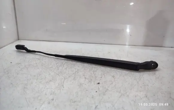 Opel Mokka X Front wiper blade arm