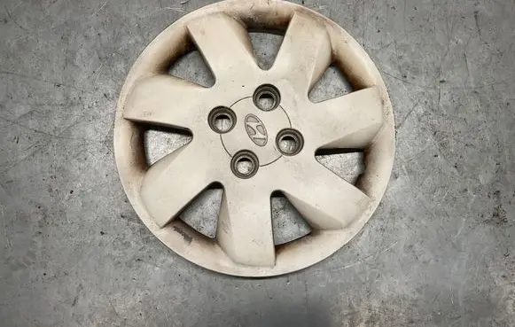 Hyundai Getz R14 wheel hub/cap/trim 529601C400