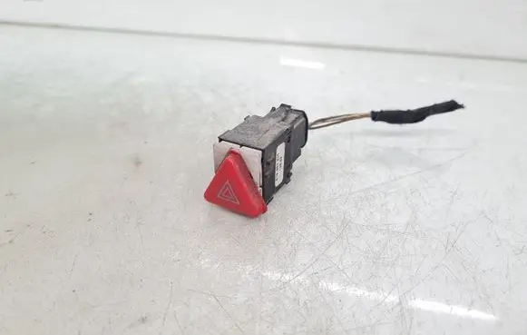 Skoda Fabia Mk1 (6Y) Hazard light switch 6Y0953235