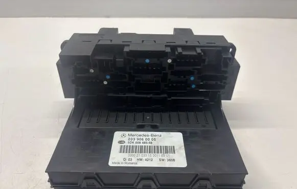 Mercedes-Benz C W203 SAM control unit 2039060005