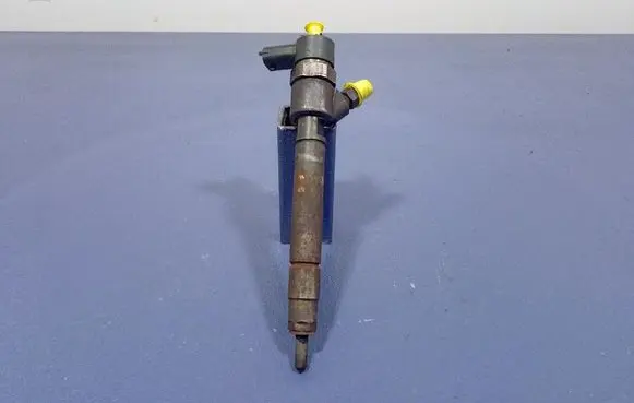 Volvo XC90 Fuel injector 30750283