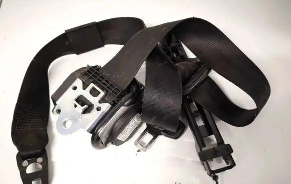Audi A4 S4 B7 8E 8H Front seatbelt 8e0857705f