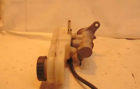 Mitsubishi Colt Master brake cylinder 4625A334 MR955857