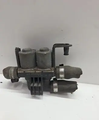 BMW 7 E65 E66 Coolant heater control valve 6906652