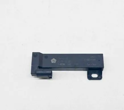 Maserati Ghibli Aerial antenna amplifier 68071978AA 2840891700300